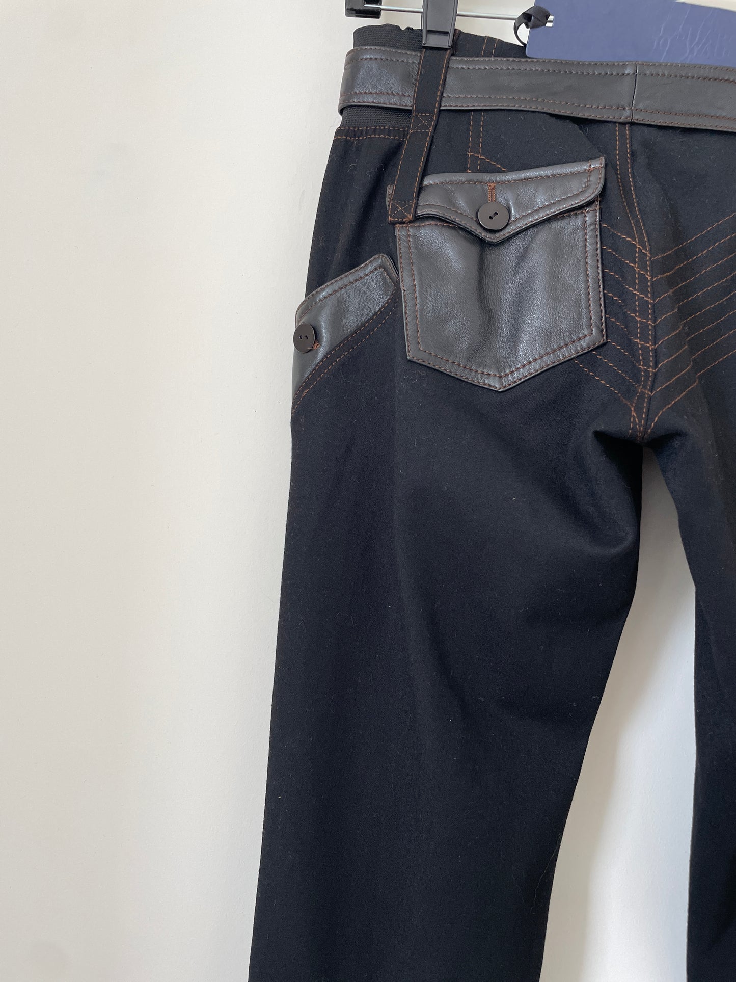 Sharon Wauchob 2000's stretch black low waisted pants with leather pockets and belt